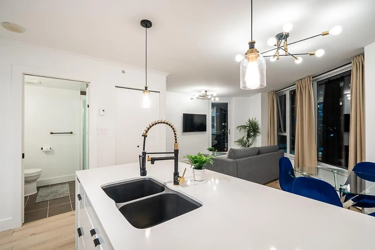 Gorgeous Downtown Unit With City Views Βανκούβερ 0*,