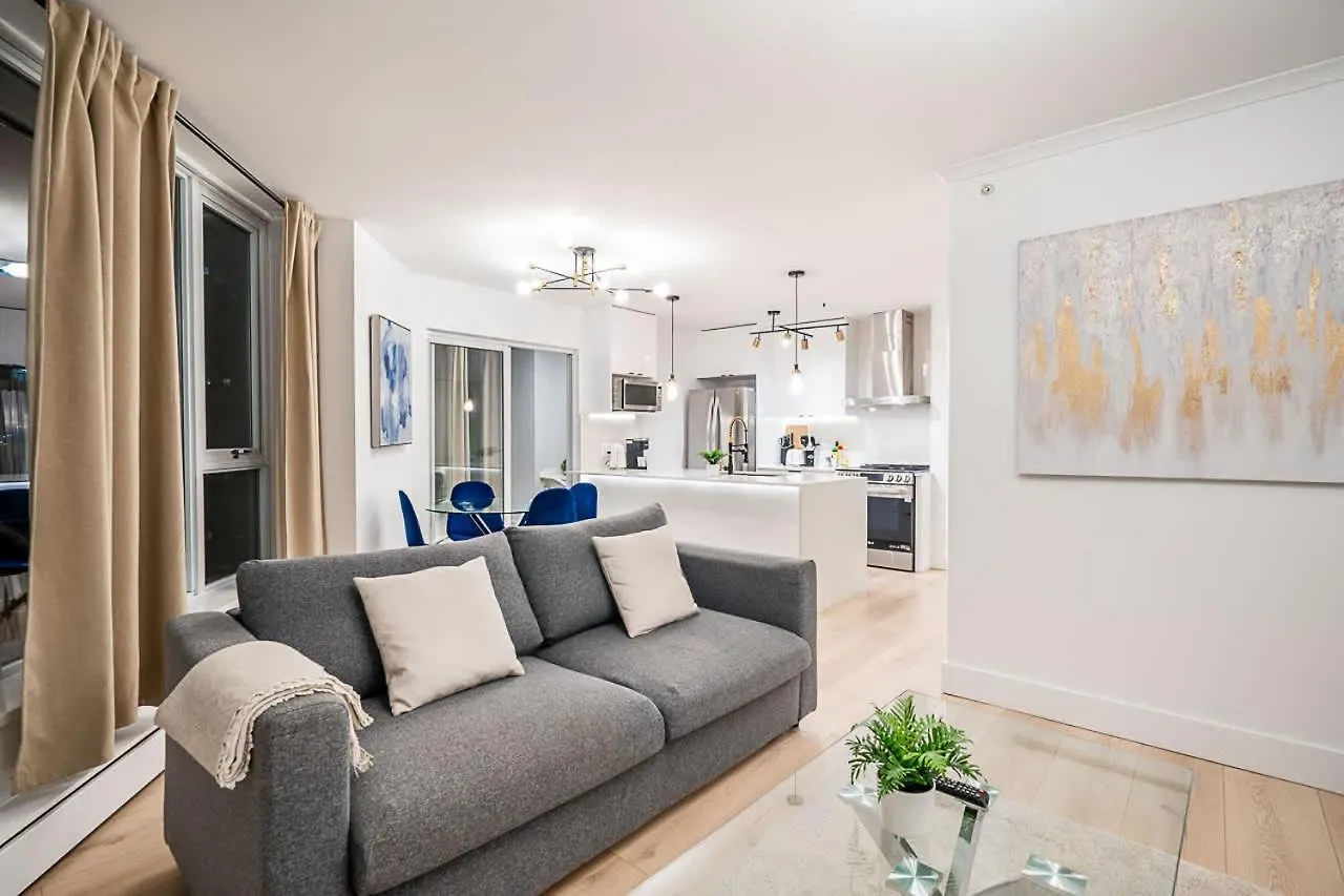 Gorgeous Downtown Unit With City Views Βανκούβερ