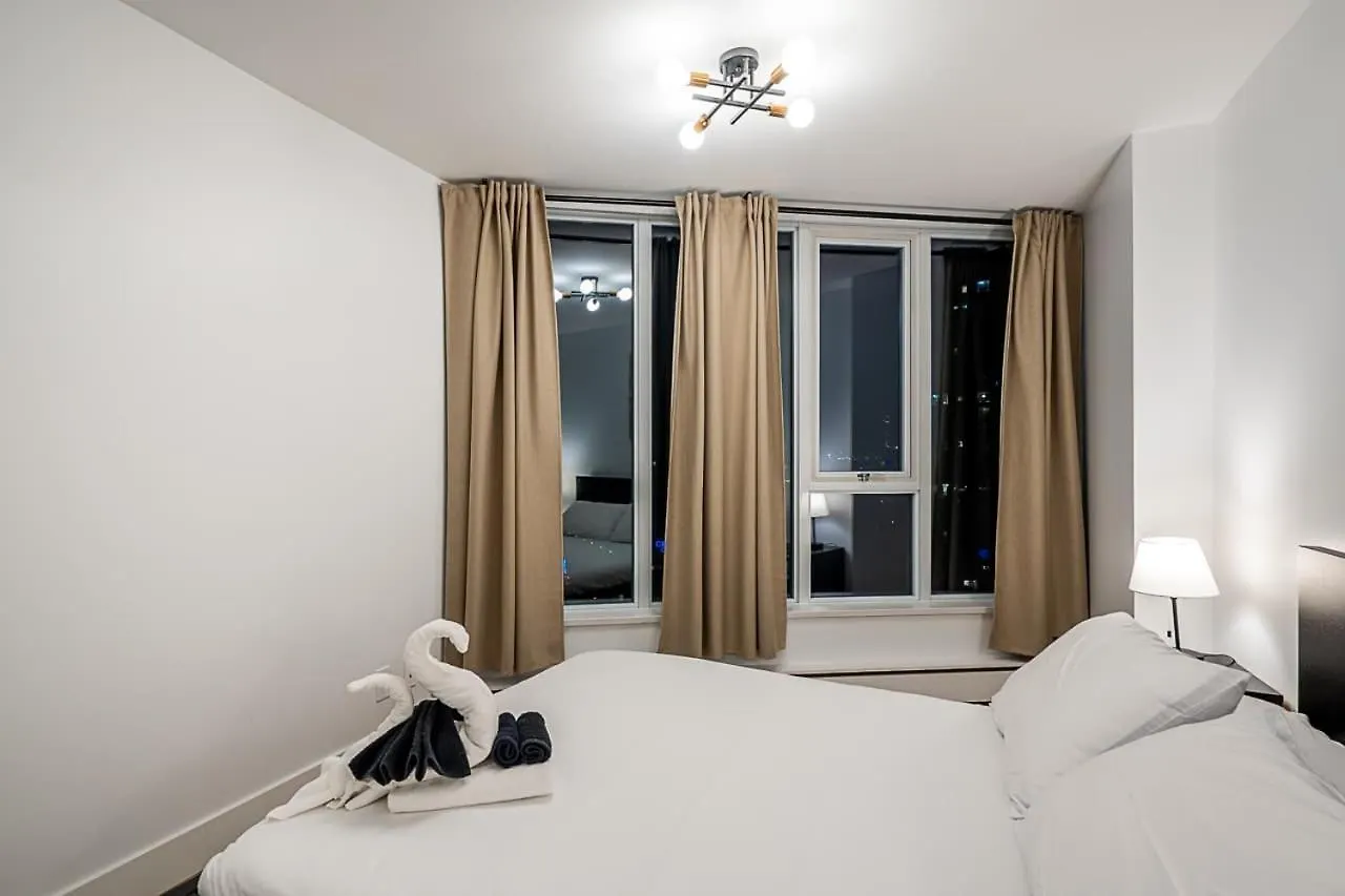 Gorgeous Downtown Unit With City Views Vancouver
