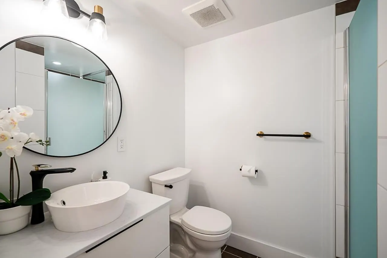 Gorgeous Downtown Unit With City Views Vancouver Apartament
