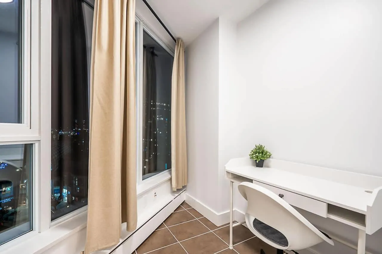 Gorgeous Downtown Unit With City Views Vancouver Kanada